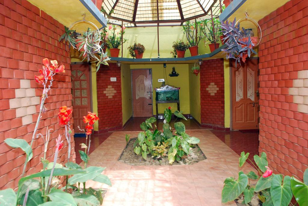 Royal Resorts Йеркауд Стая снимка